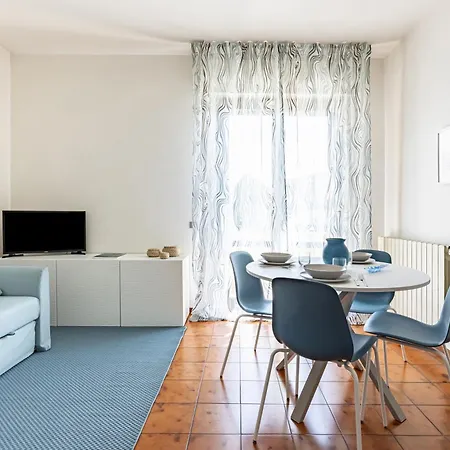 Apartamento Comfy With Private Parking Near The Beach!