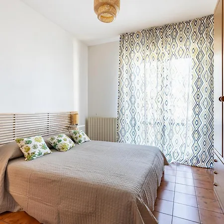 Comfy With Private Parking Near The Beach! * Viareggio