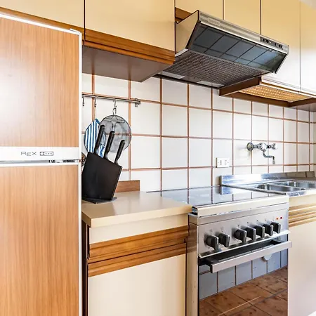 Comfy With Private Parking Near The Beach! Daire Viareggio